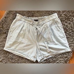 Almost famous light denim shorts pockets paper bag waist cuff hem w/belt 3 xlg